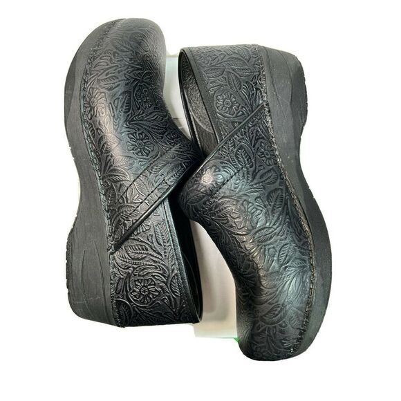 Dasnko XP 2.0 Black Floral Tooled Clogs Shoes Size 42 EU 11.5 12 US - Picture 5 of 12
